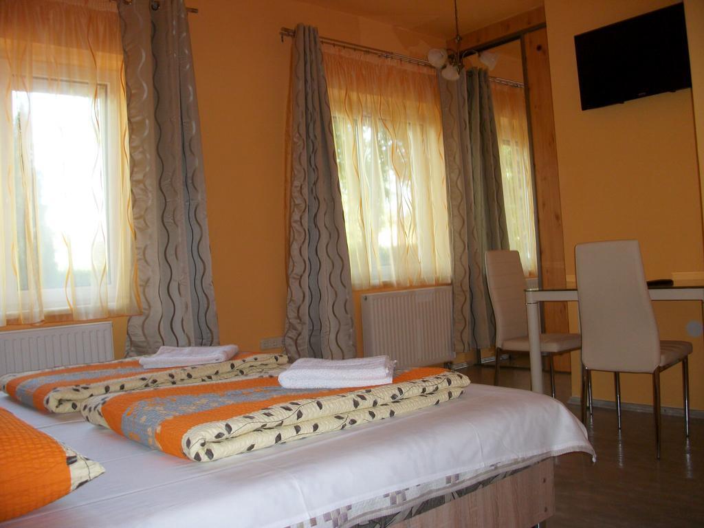 Éden II. Hotel Miskolc Eksteriør billede
