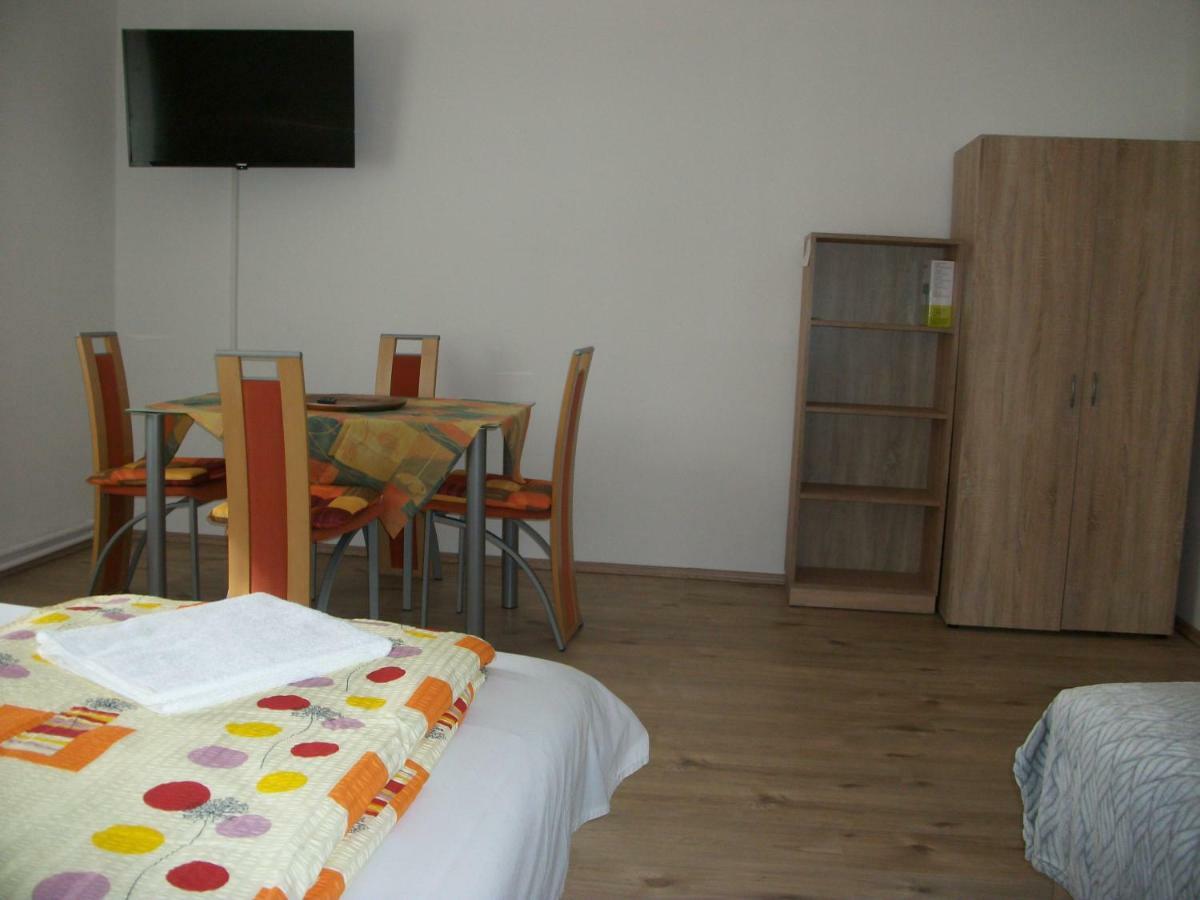 Éden II. Hotel Miskolc Eksteriør billede